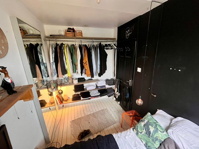 Room Tomlinson Close in Greater London