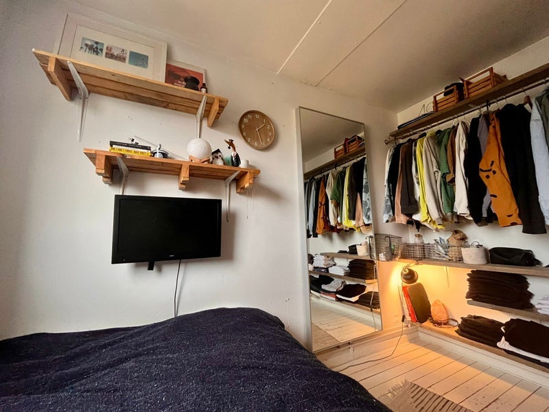 Room Tomlinson Close in Greater London