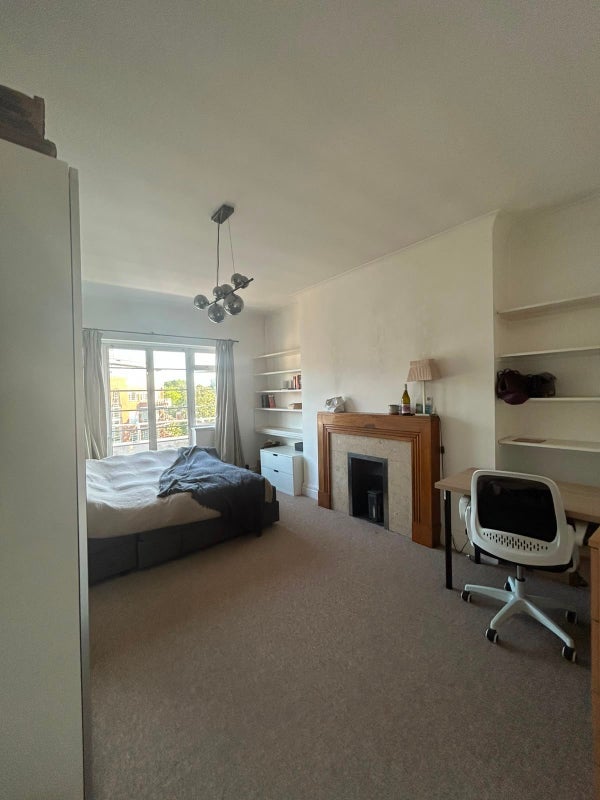 Room Gliddon Road in Greater London