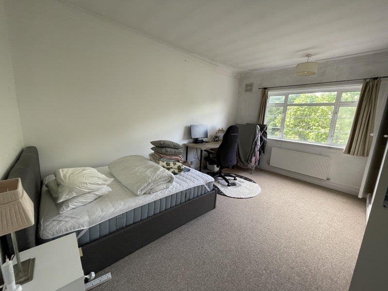Room Gliddon Road in Greater London