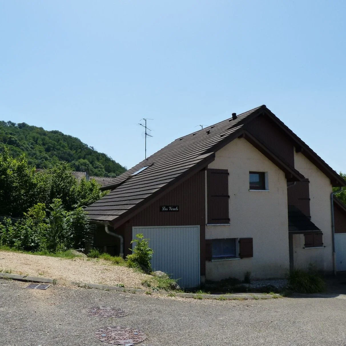 House Place du Rieu in Champagneux