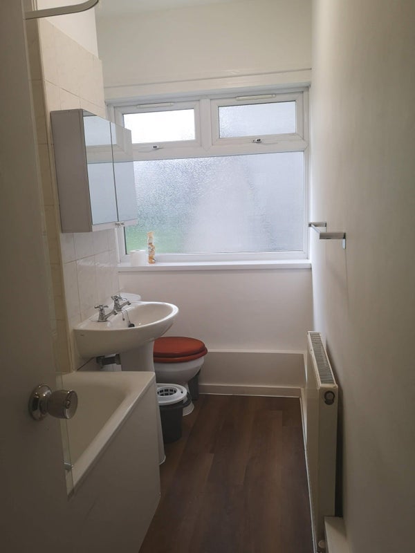 Room Elm Park Road in Greater London