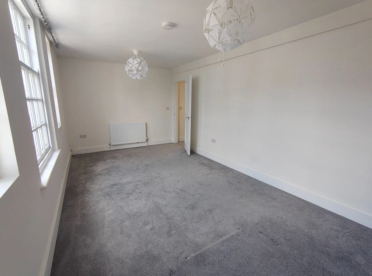 Flat Crendon Street in High Wycombe