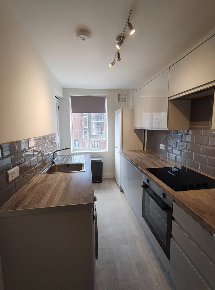 Flat Crendon Street in High Wycombe