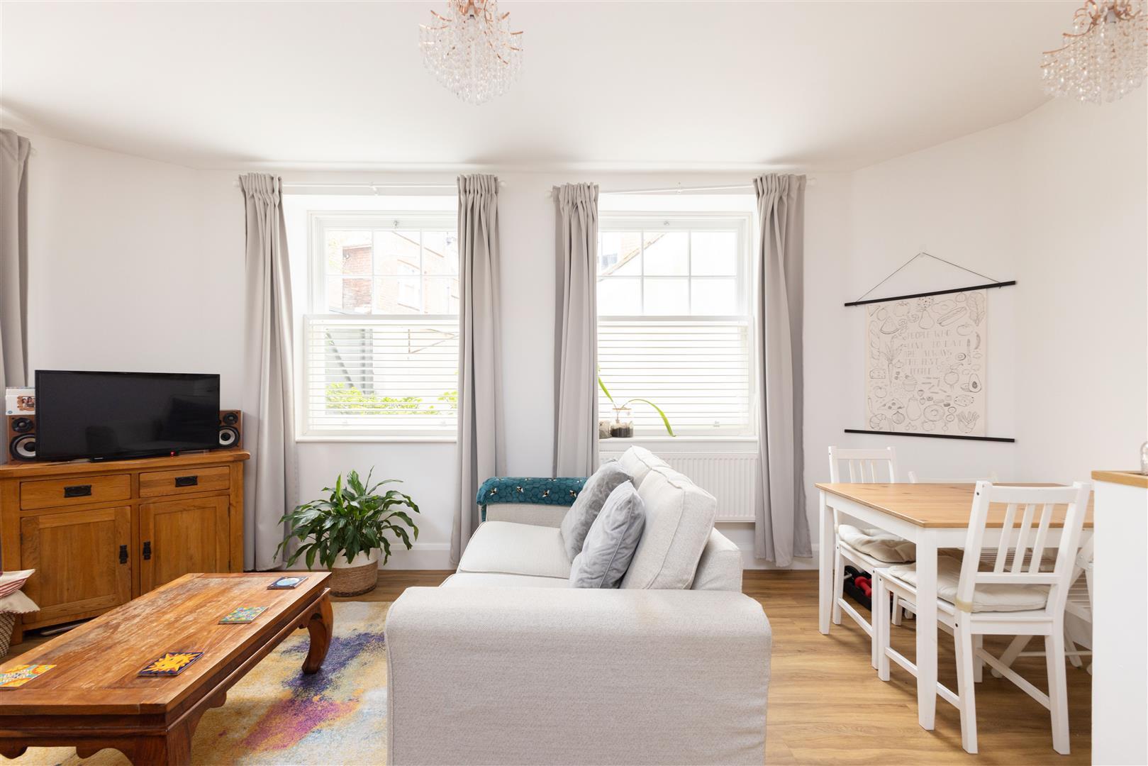 Flat Robertson Passage in St Leonards