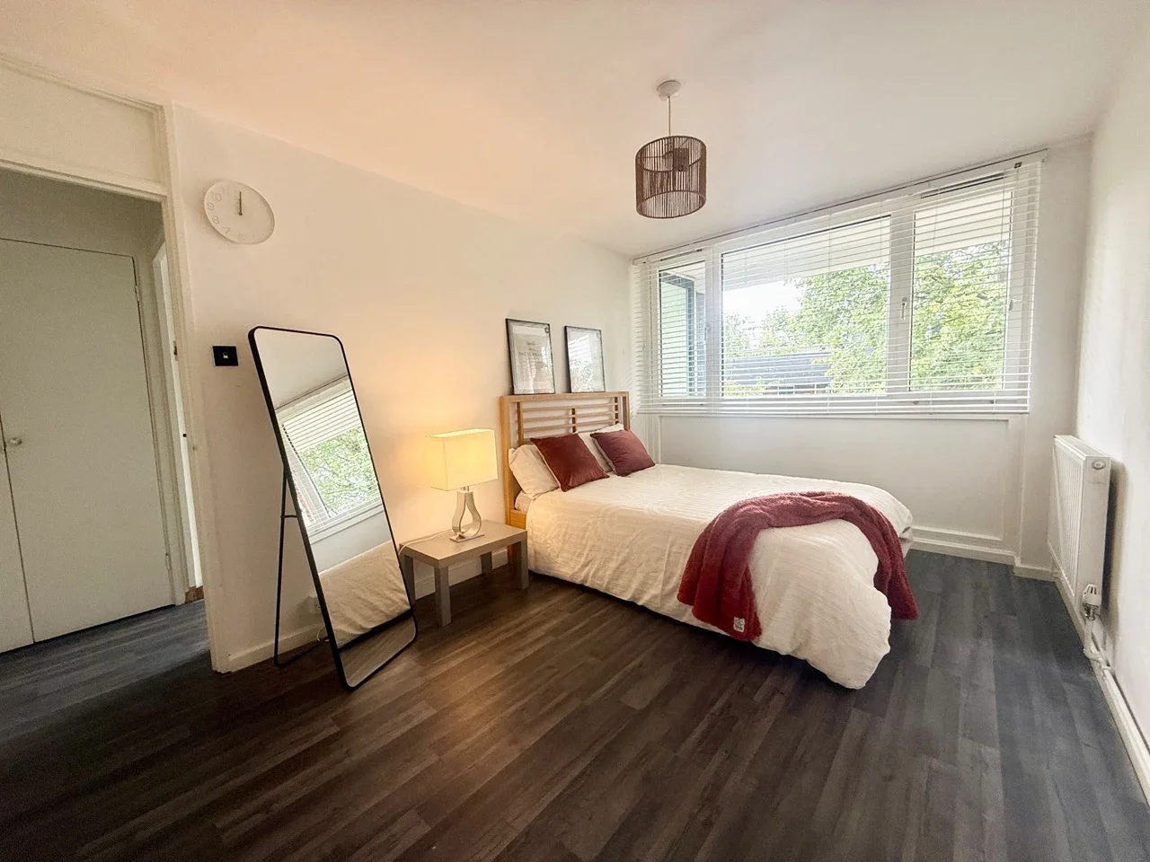 Flat Eckford Street in Greater London