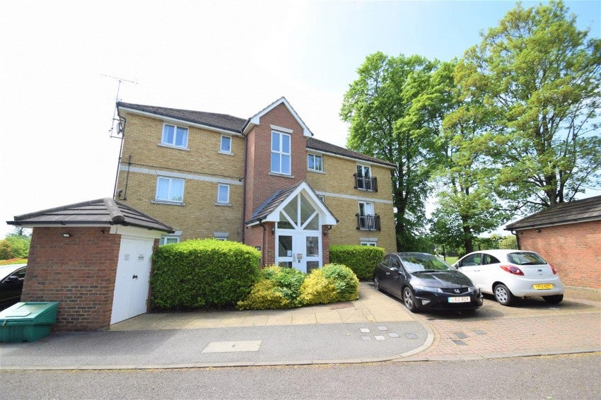 Flat York Road in Watford