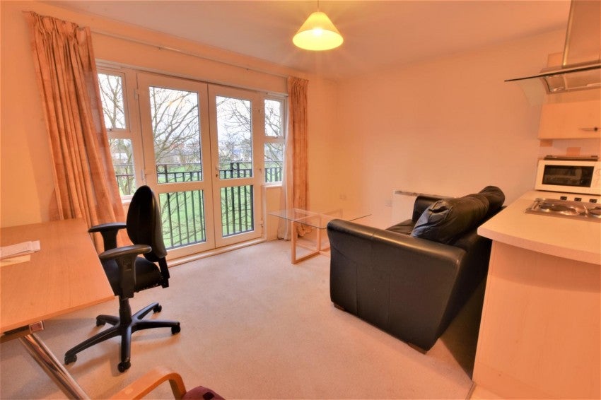 Flat York Road in Watford