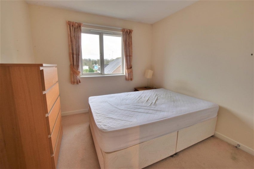 Flat York Road in Watford