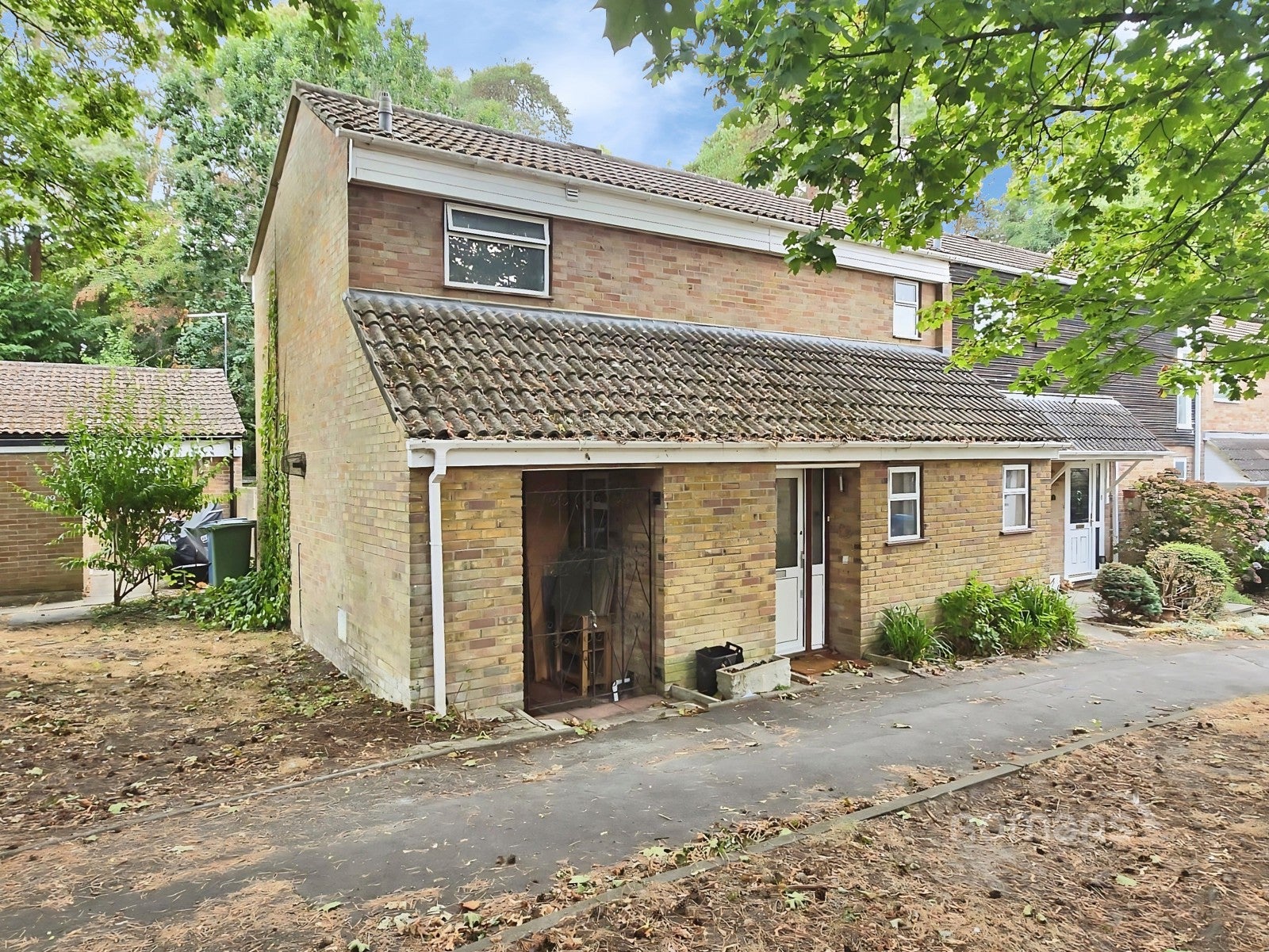 House Bywood in Bracknell