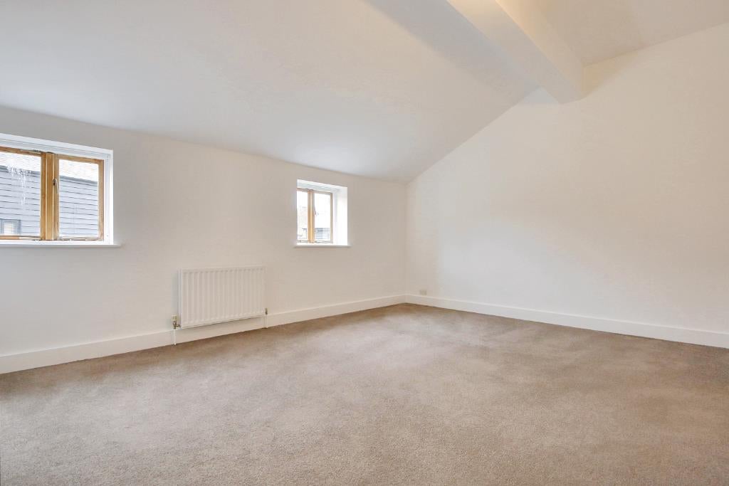 Flat Woodhall Lane in Hertsmere