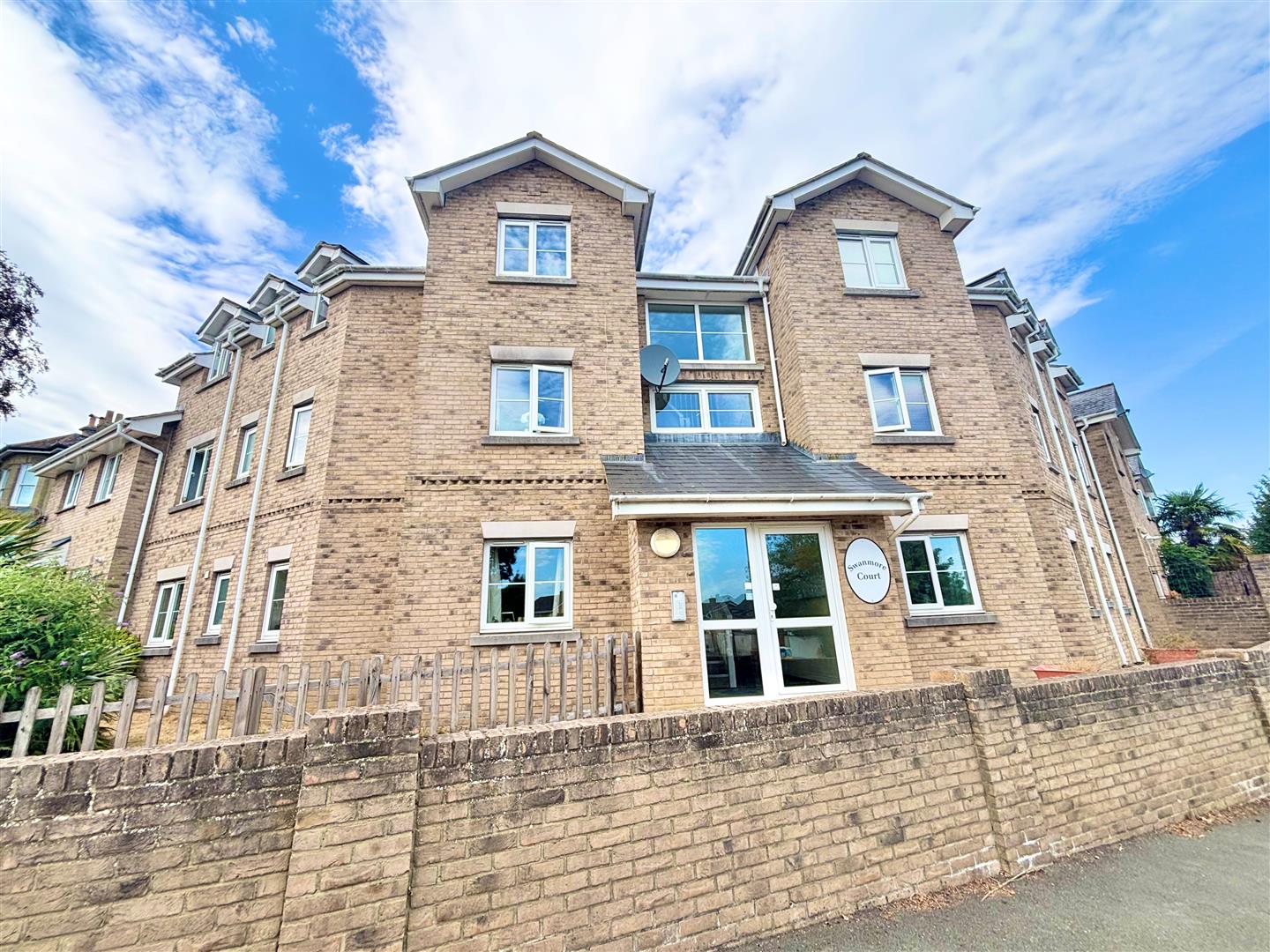 Flat Swanmore Road in Ryde