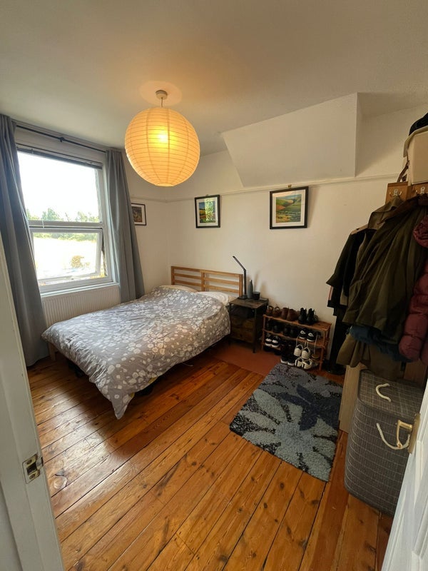 Room Chingford Road in Greater London