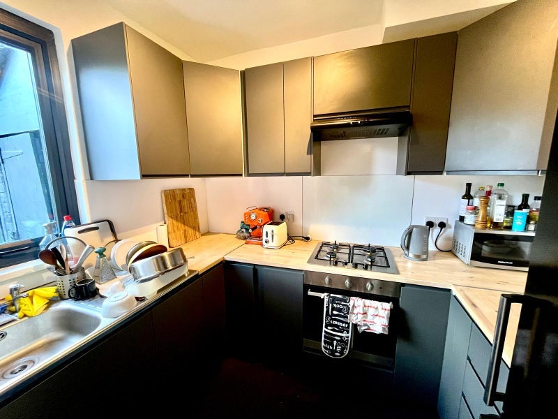 Room Chingford Road in Greater London