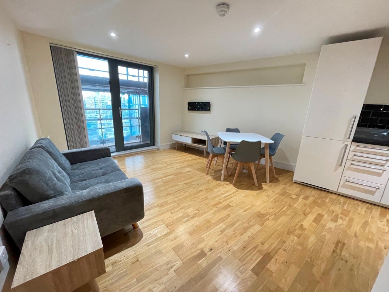 Flat Chrisp Street in Greater London