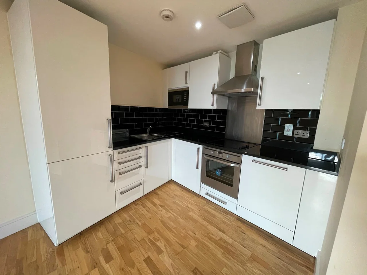 Flat Chrisp Street in Greater London
