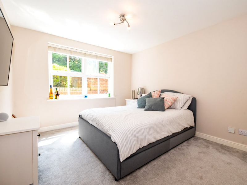 Flat Union Street in Rushmoor