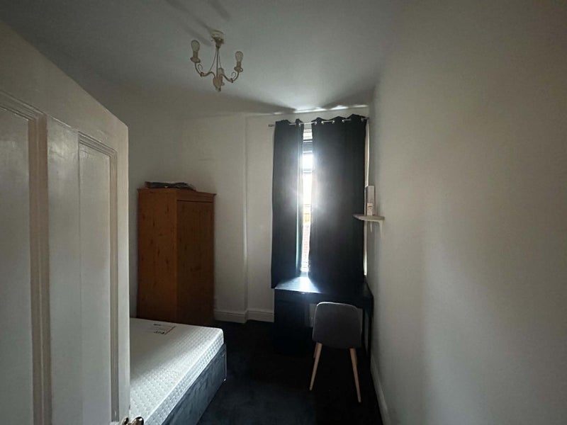 Room Tavistock Road in Newcastle upon Tyne