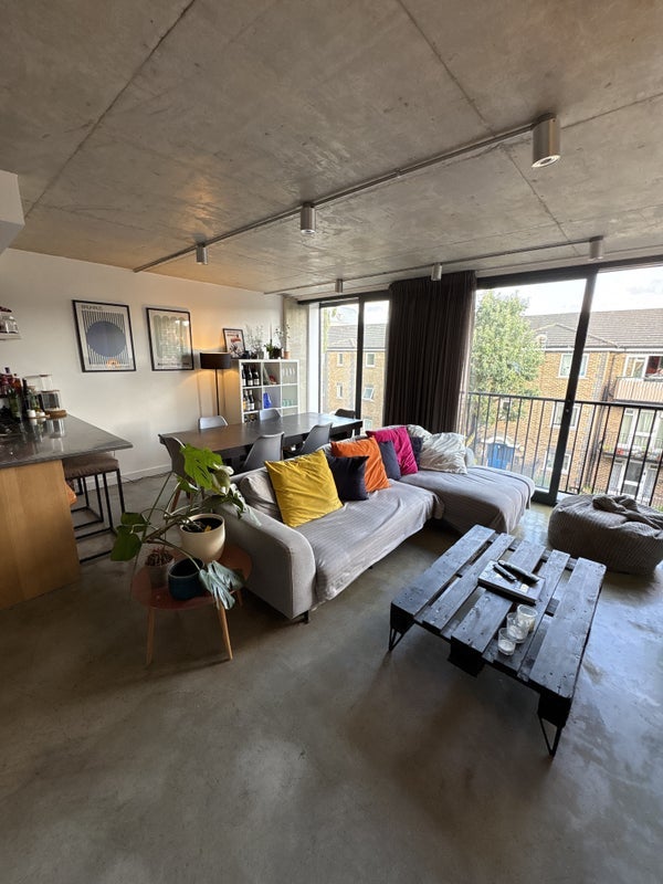 Room Tudor Road in Greater London