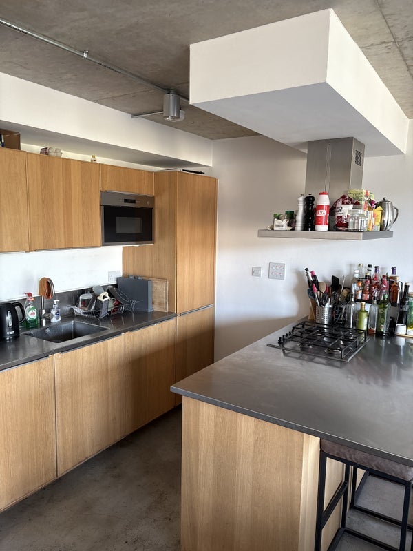 Room Tudor Road in Greater London