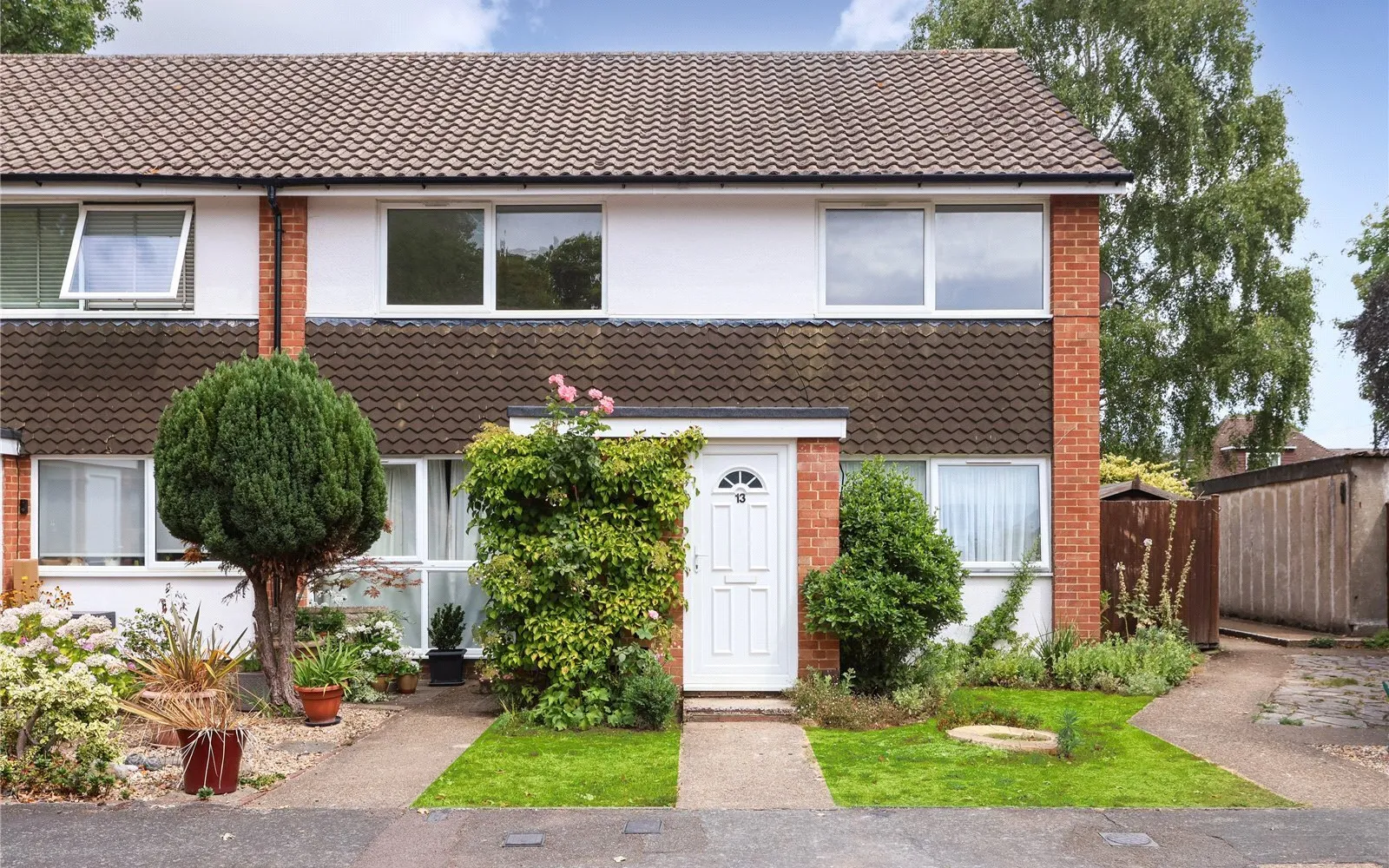 Flat Layton Court in Elmbridge