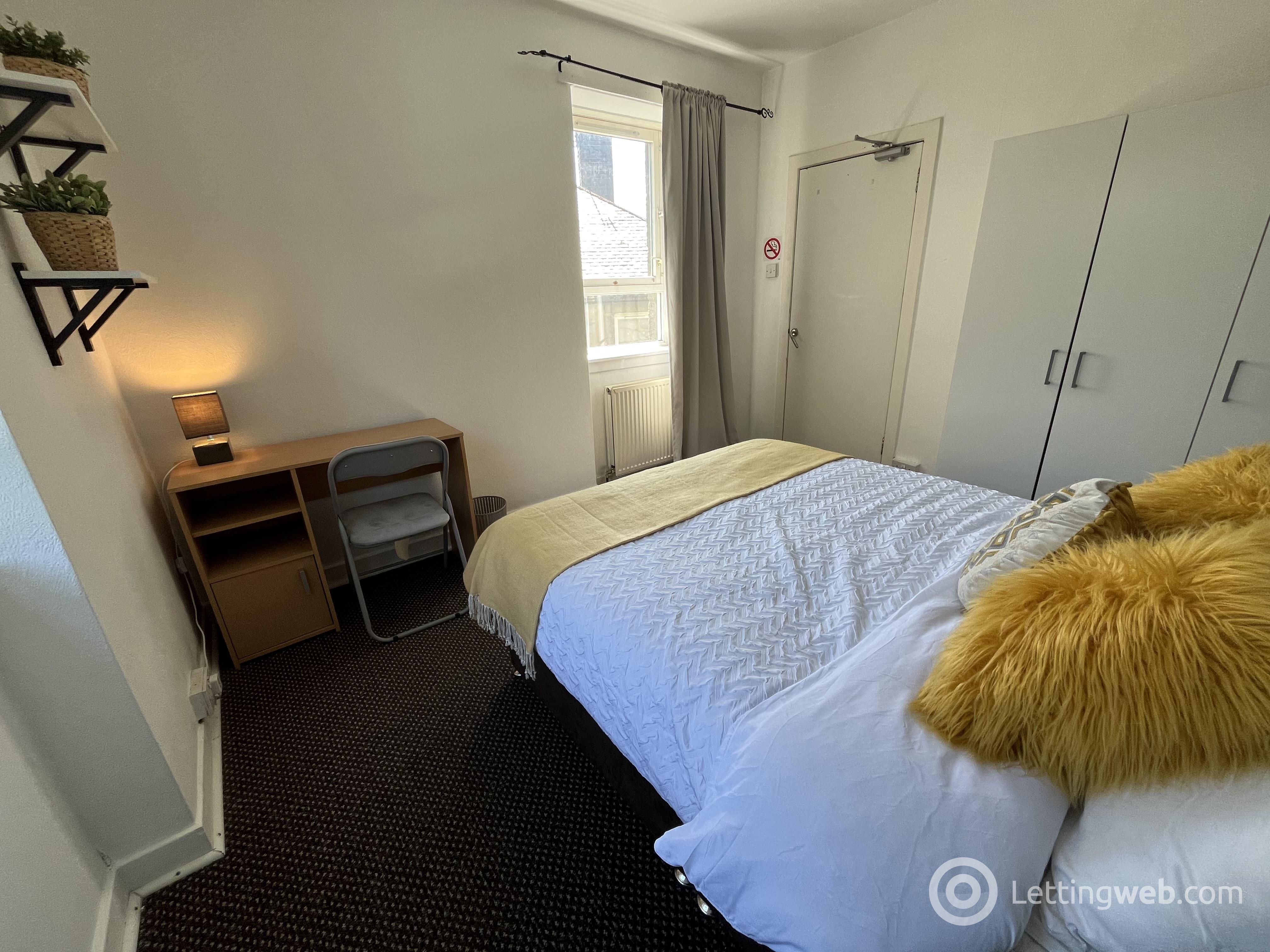 Room Powis Crescent in Aberdeen City