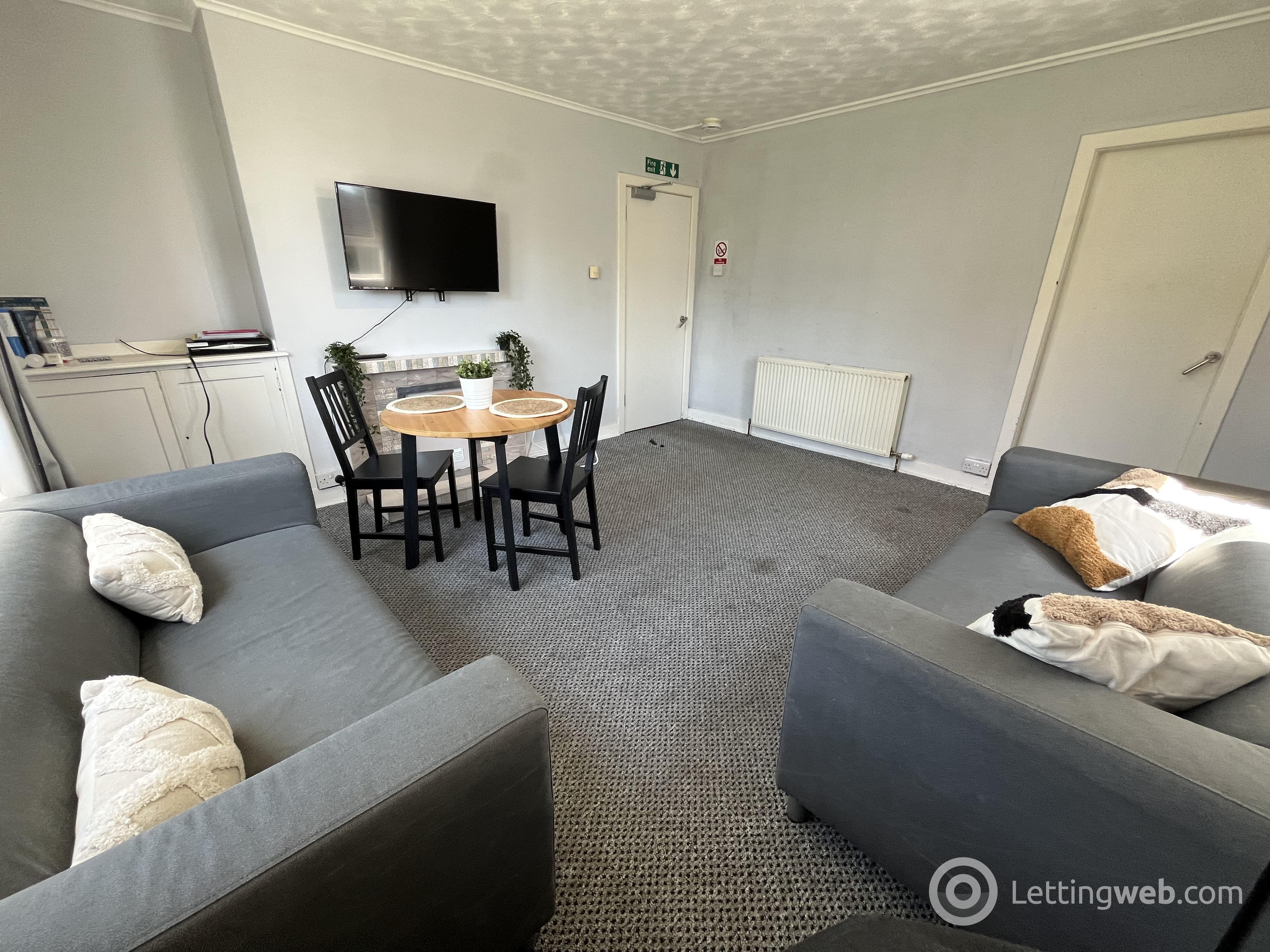 Room Powis Crescent in Aberdeen City