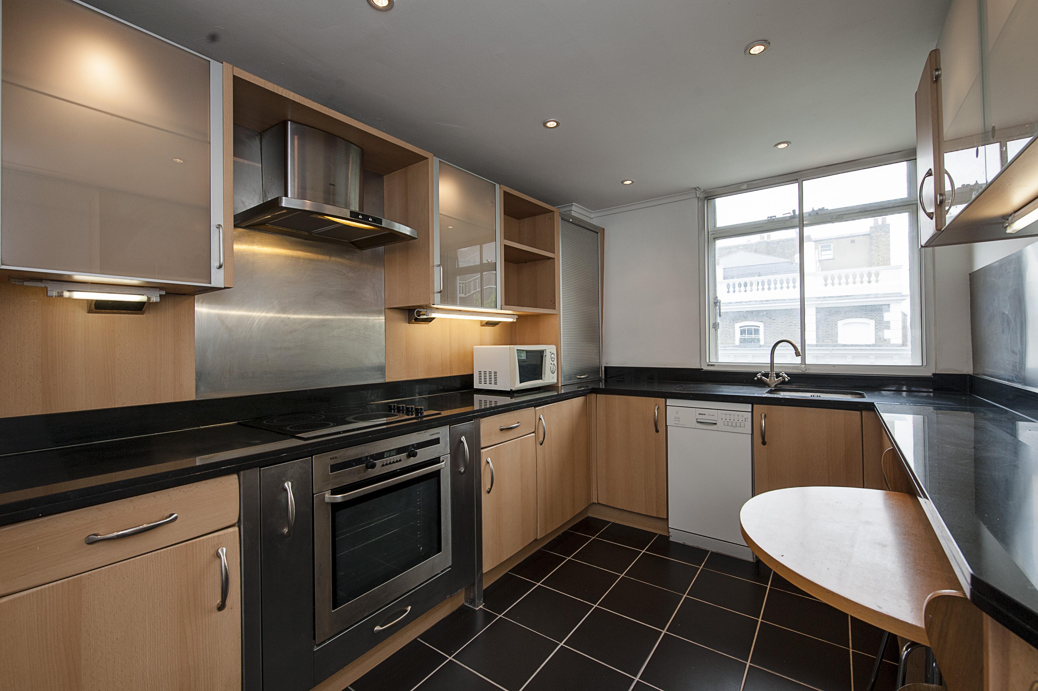 Flat Onslow Square in Greater London