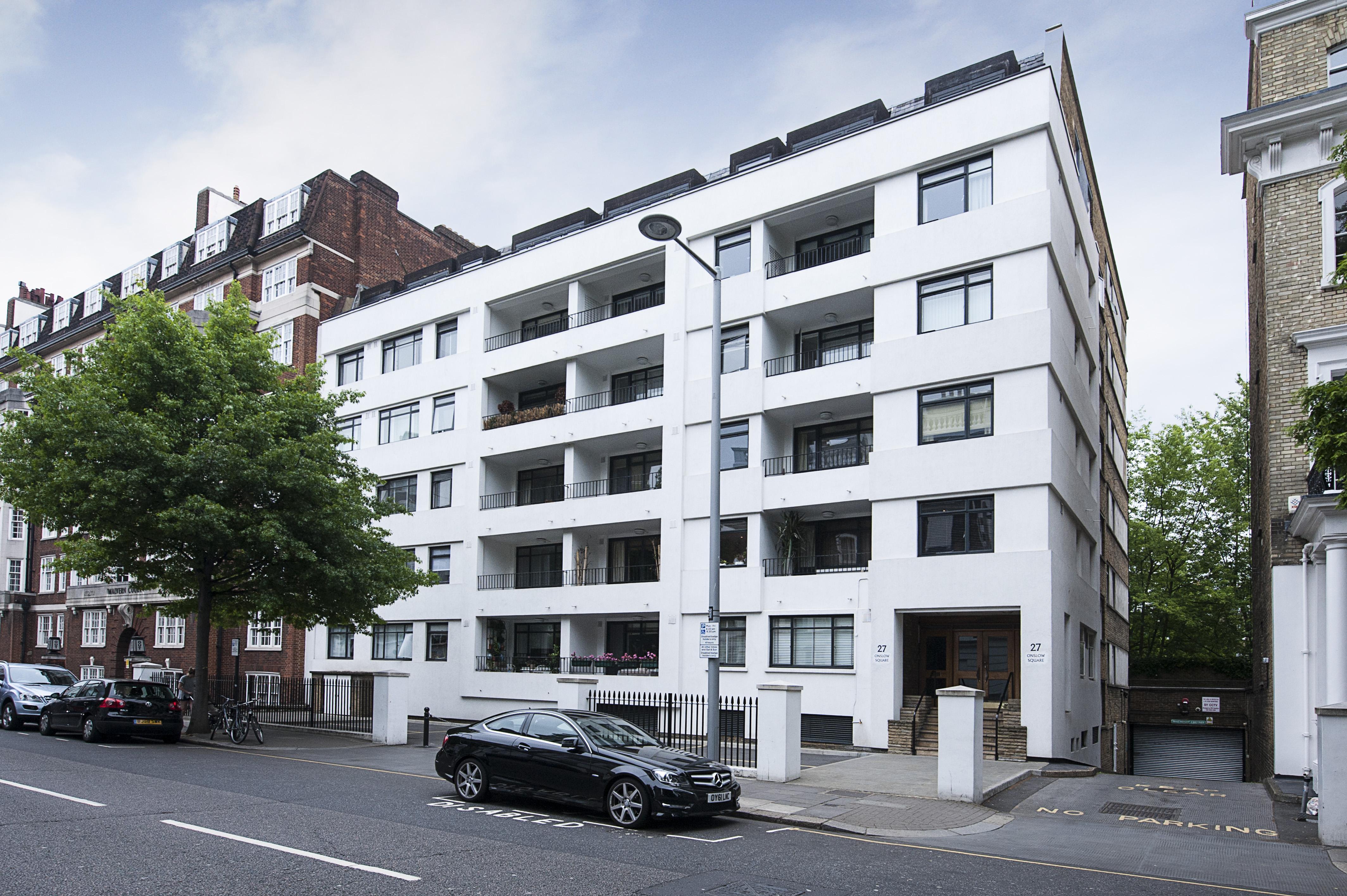 Flat Onslow Square in Greater London