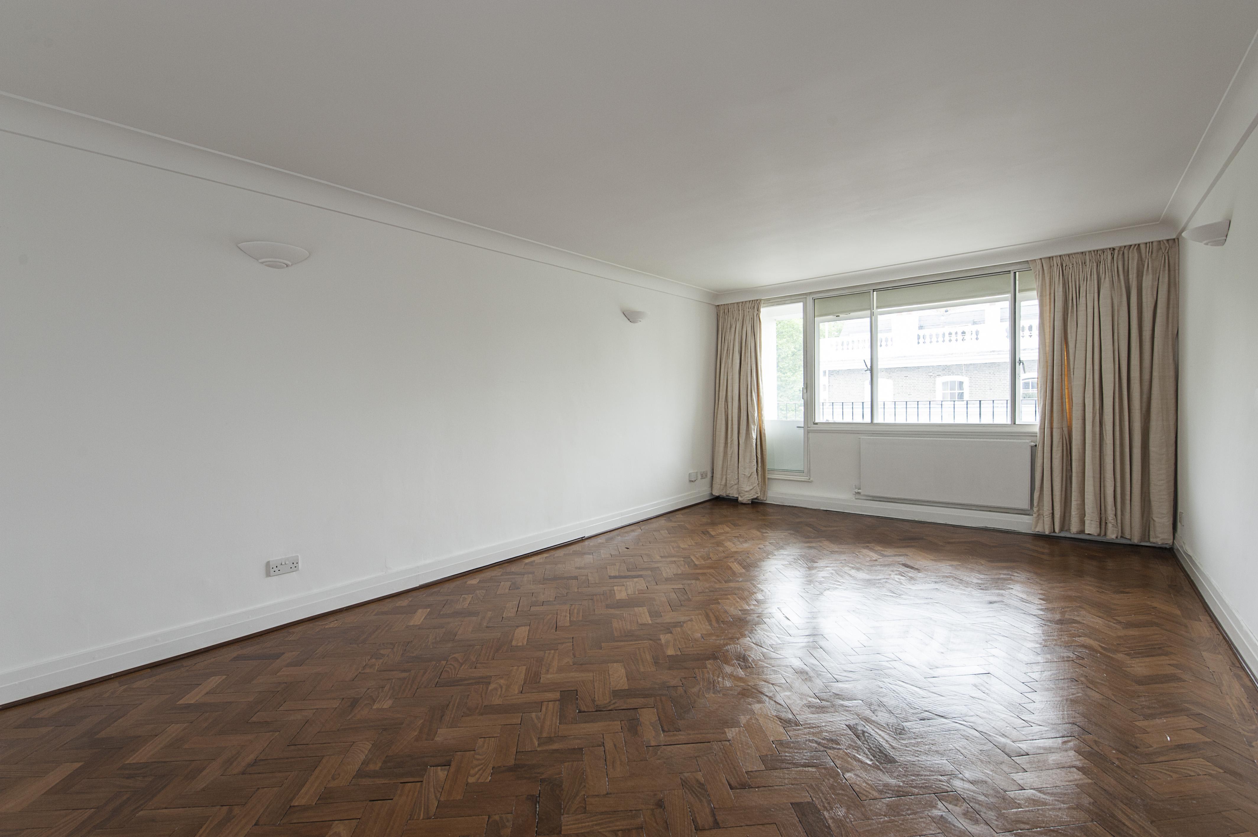 Flat Onslow Square in Greater London
