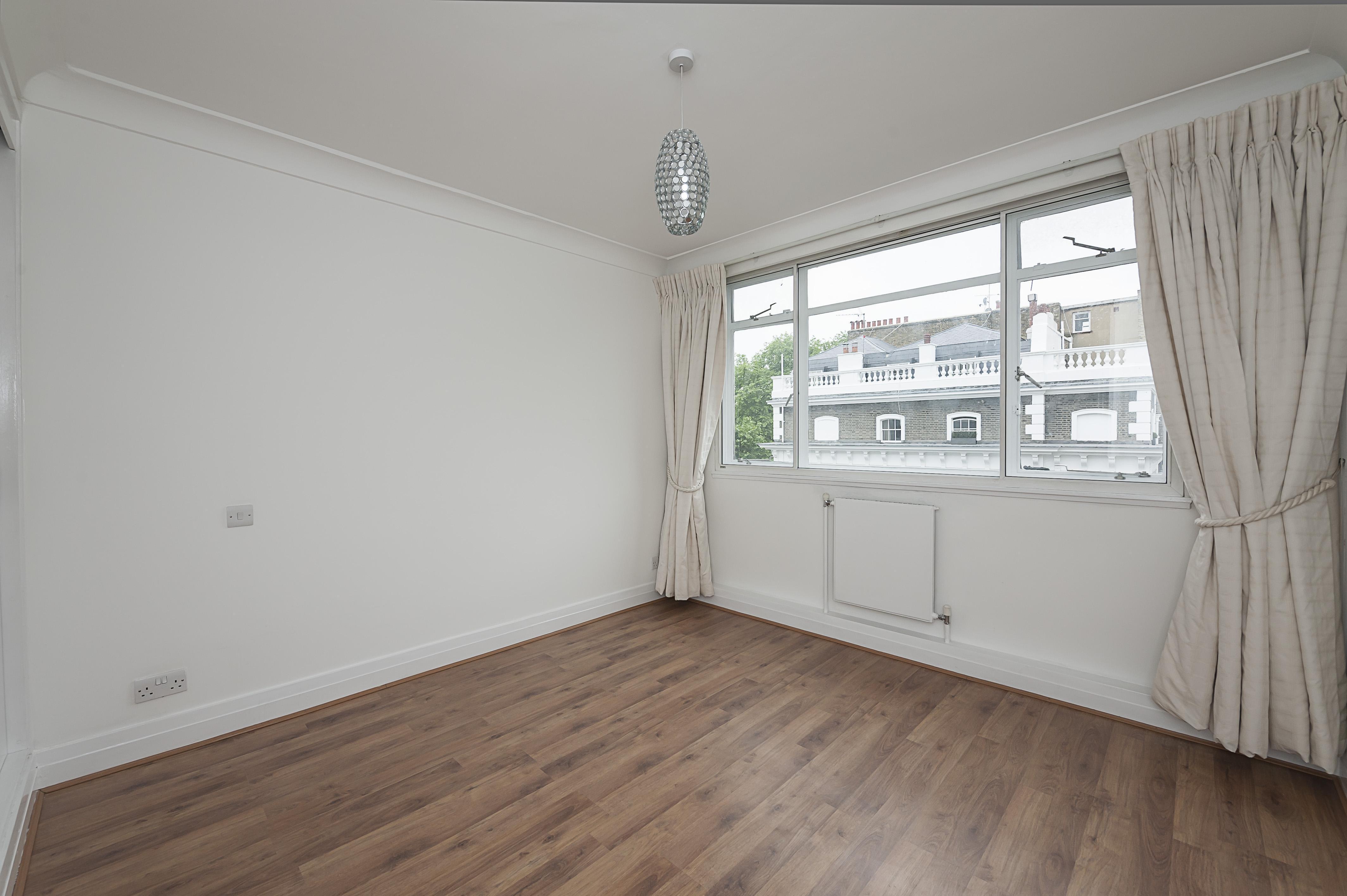 Flat Onslow Square in Greater London