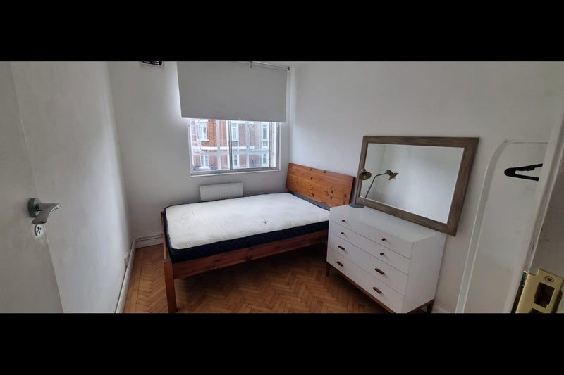 Room Sydenham Road in Greater London