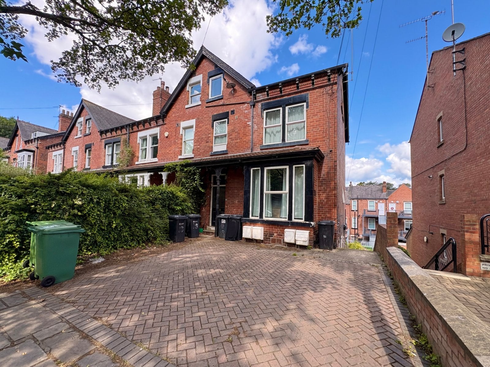 Flat Oakwood Avenue in Leeds
