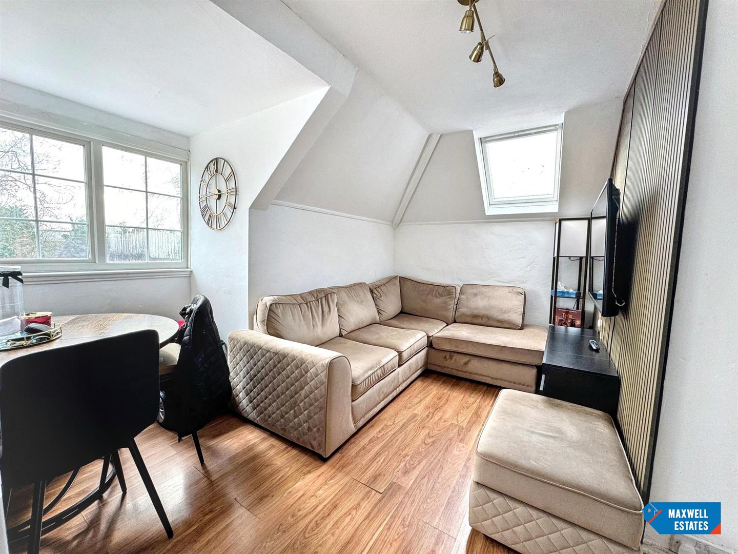 Flat Royston Grove in Greater London