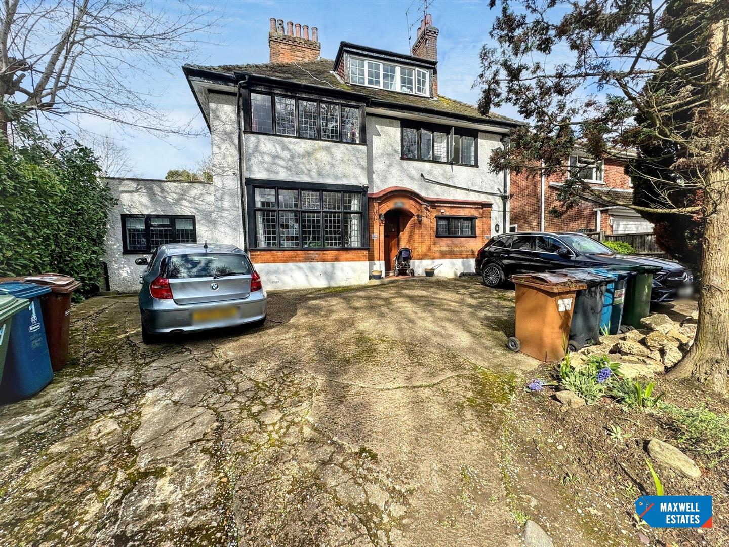 Flat Royston Grove in Greater London