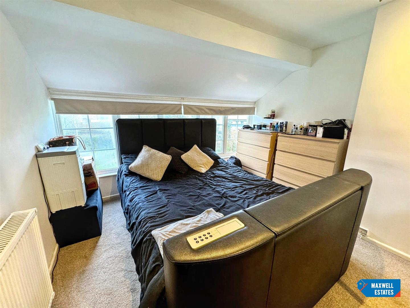 Flat Royston Grove in Greater London