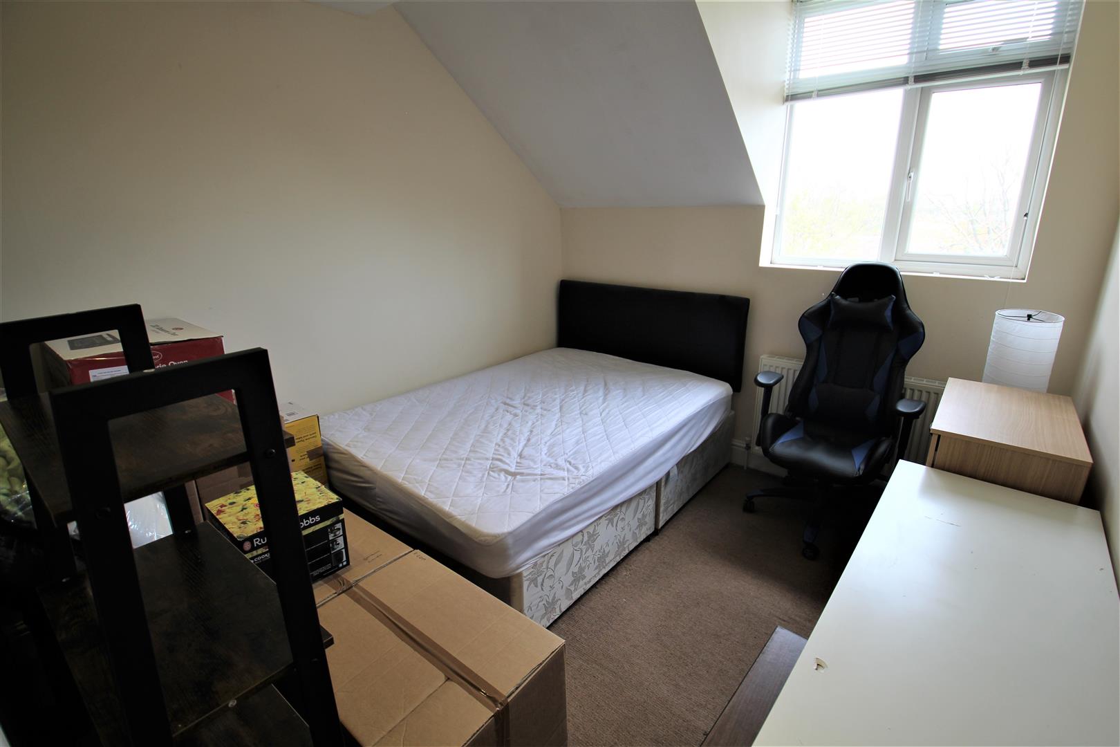 Flat Buckingham Grove in Leeds