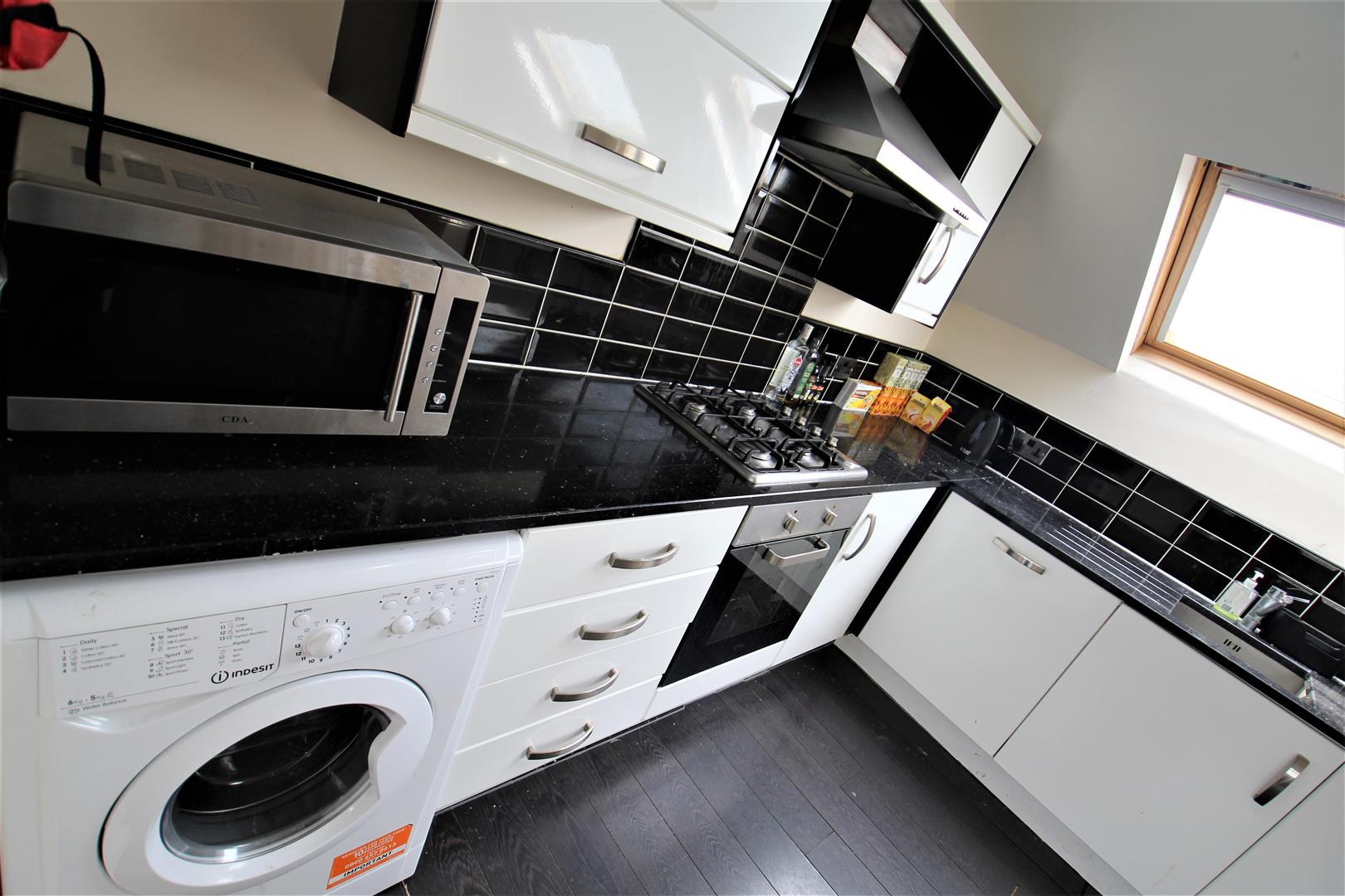 Flat Buckingham Grove in Leeds
