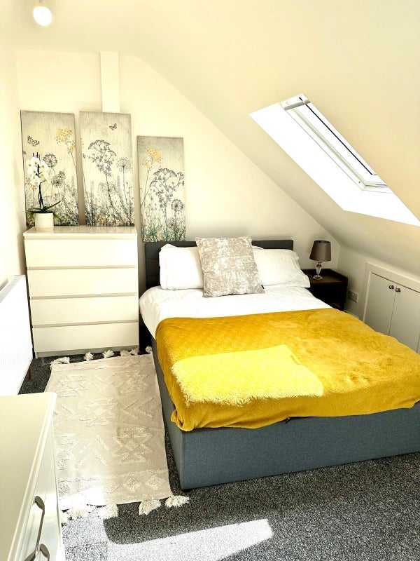 Room Chestnut Grove in Greater London