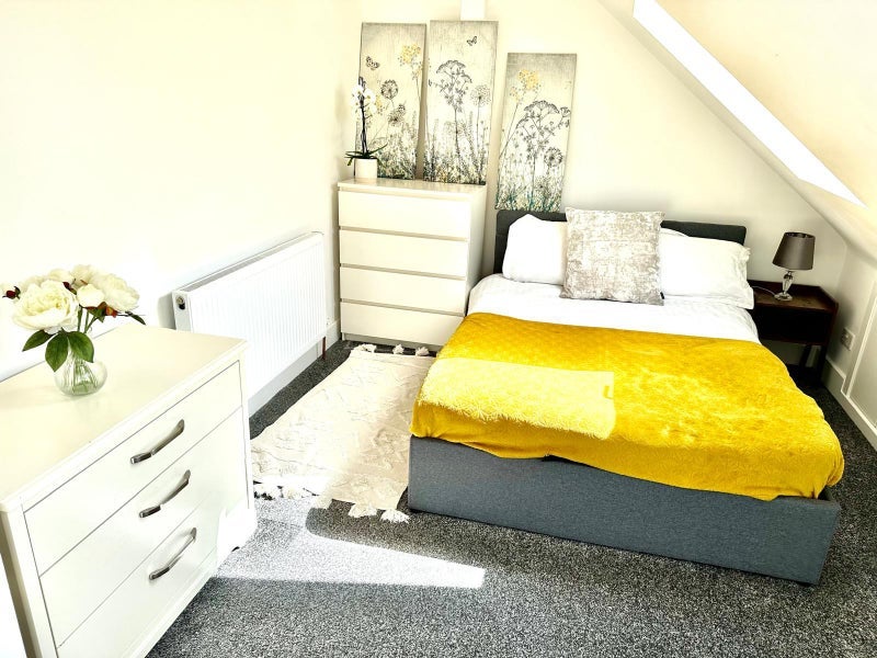 Room Chestnut Grove in Greater London