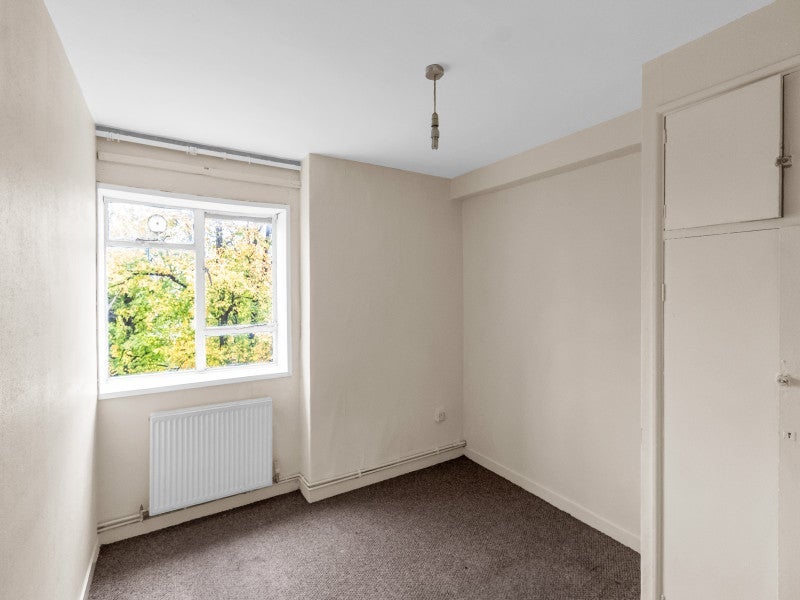 Room Bowie Close in Greater London