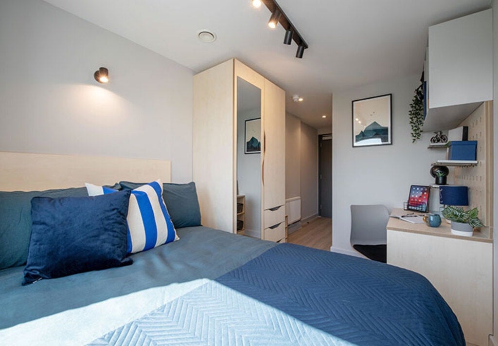 Room Stour Road in Greater London