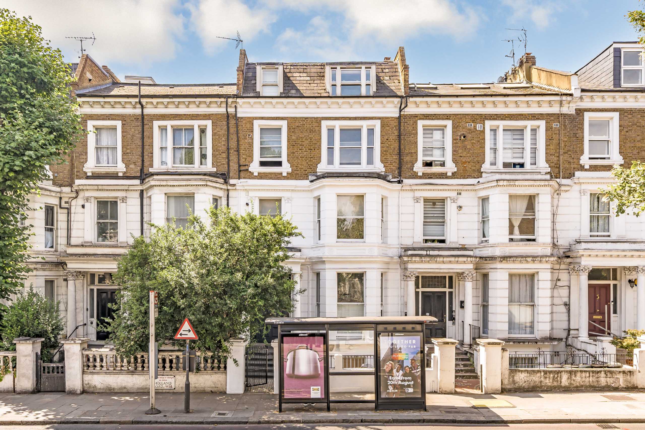 Flat Holland Road in Greater London