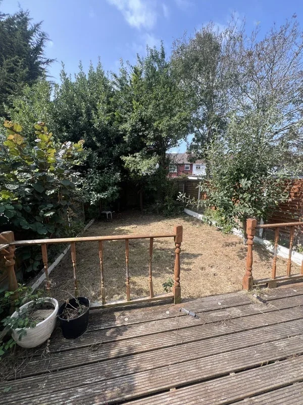 Flat Byron Road in Greater London