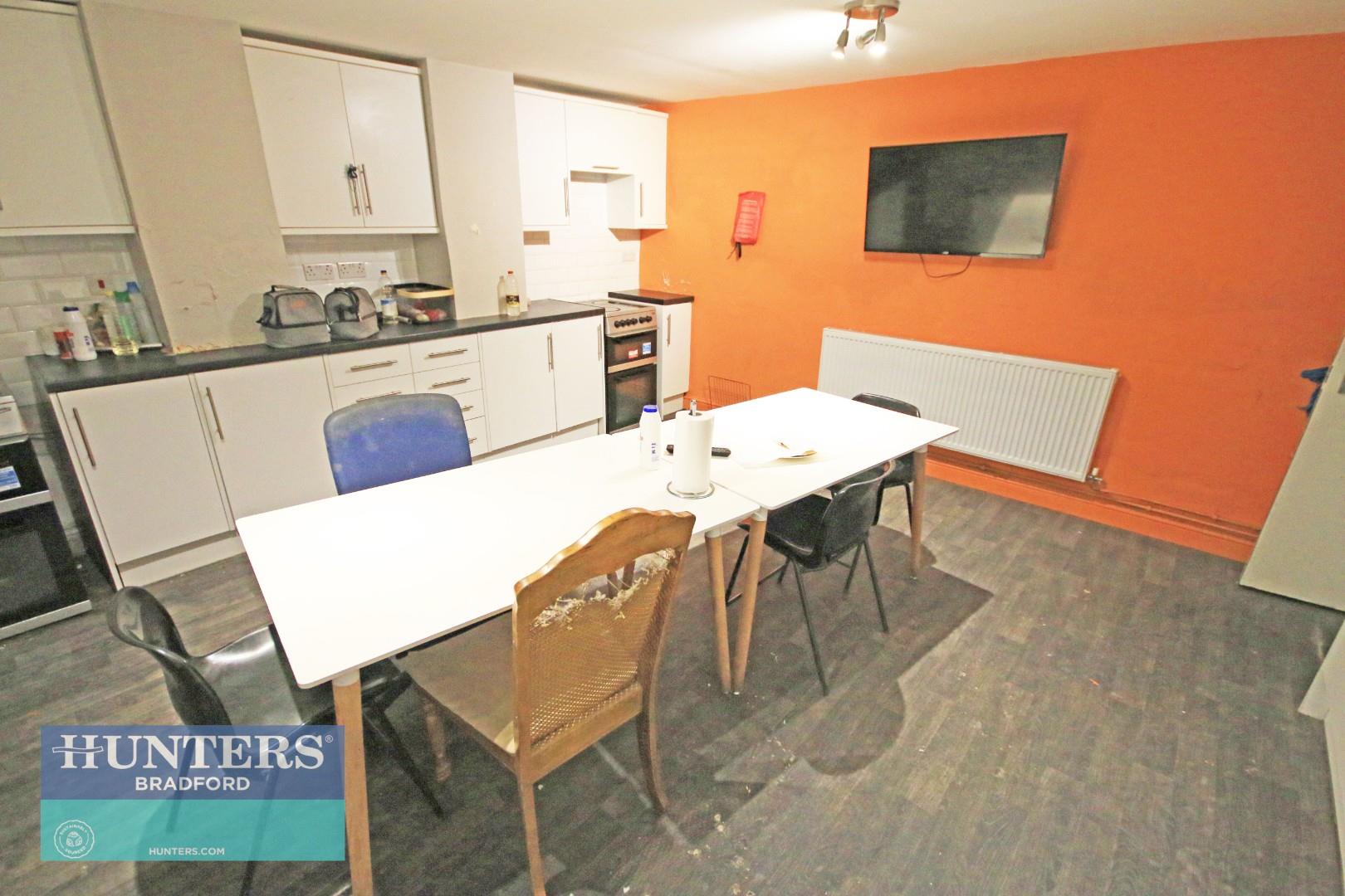Flat Claremont Terrace in Bradford