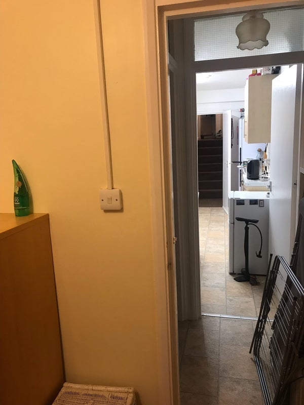 Room Sprules Road in Greater London