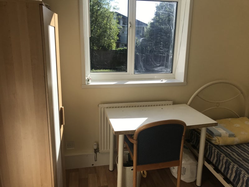 Room Sprules Road in Greater London