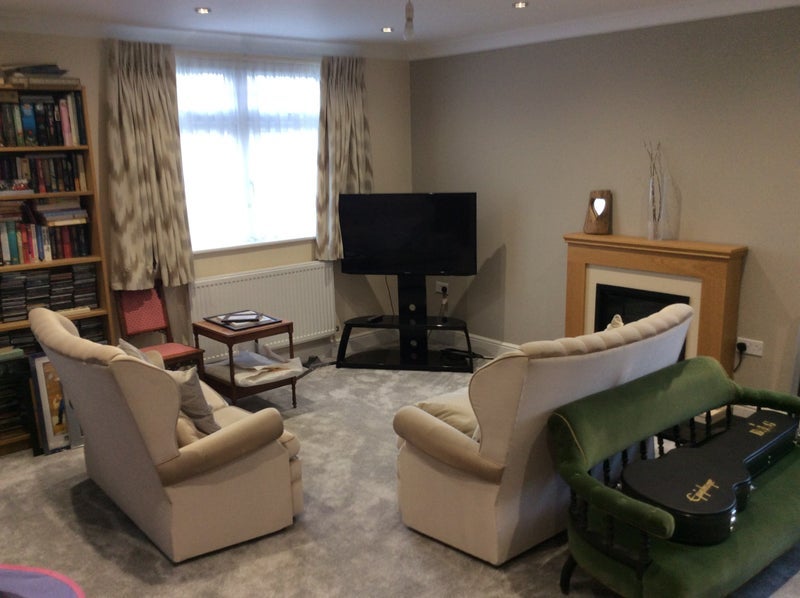 Room Courtfield Avenue in Greater London