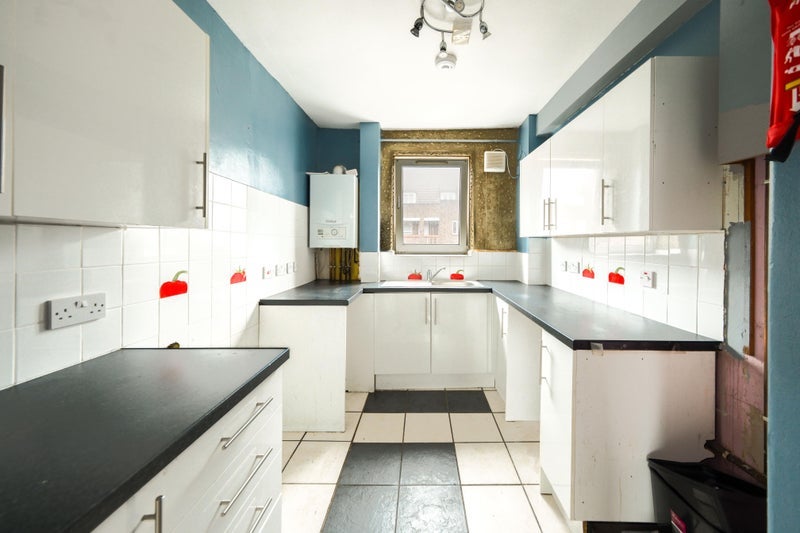 Room Atkins Road in Greater London