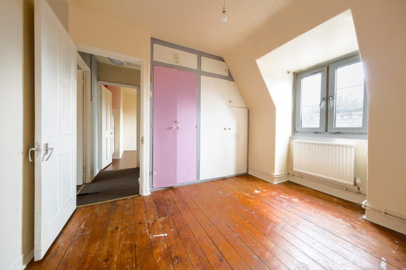 Room Atkins Road in Greater London